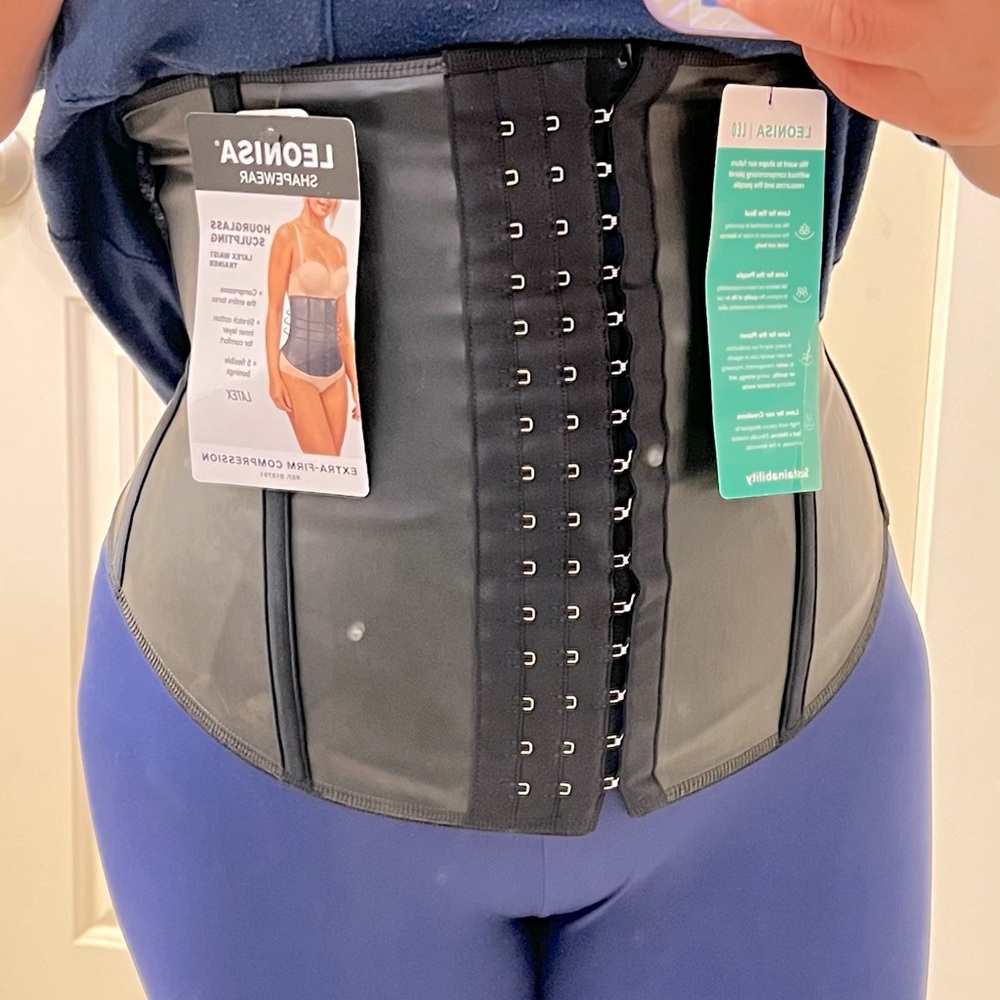 LEONISA Shapewear S